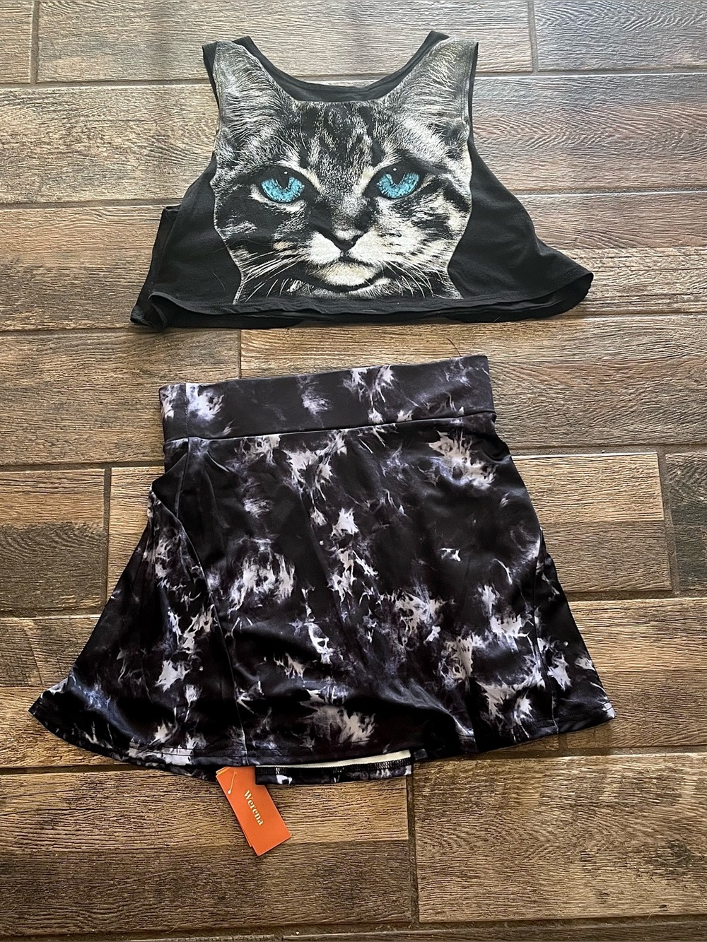 Werena tie dye pleated Athletic running skort L skirt Body Central cat top L